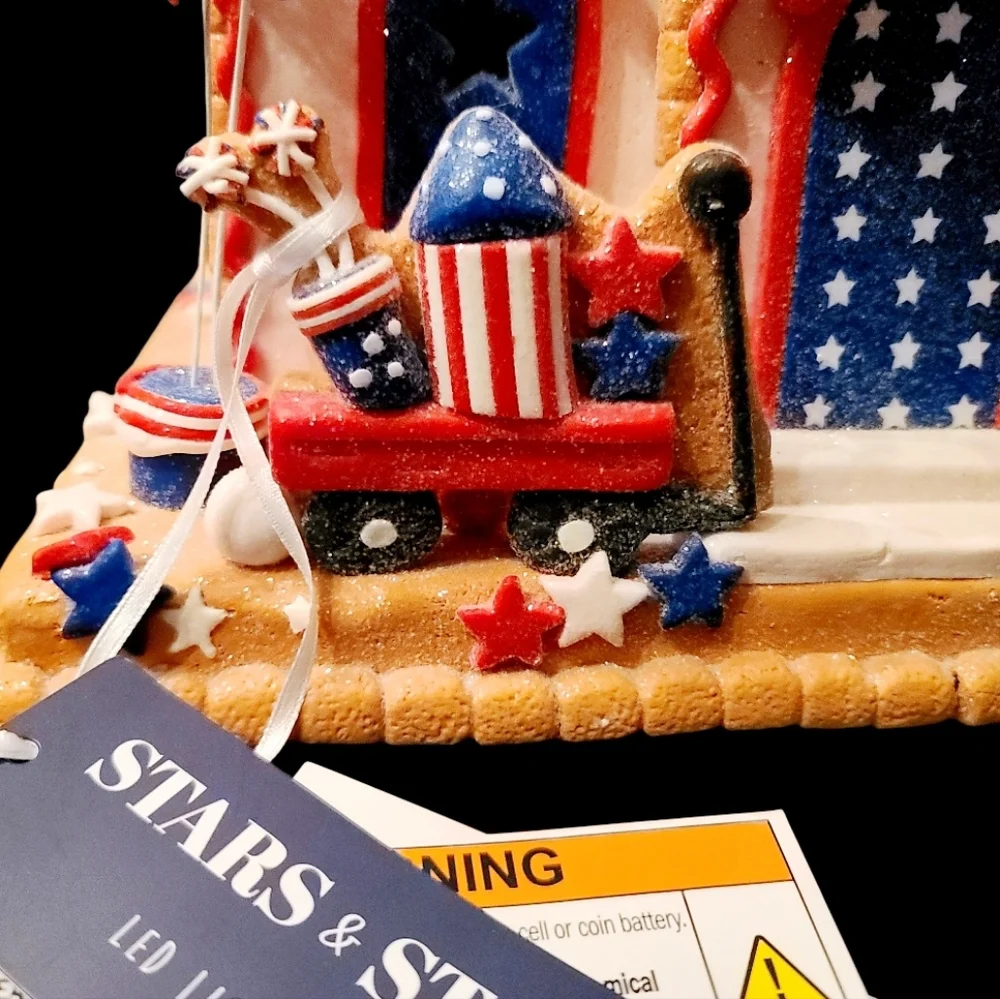 Patriotic LED 4th of July AMERICANA Gingerbread House Stars & Stripes Lighted - Picture 8 of 13